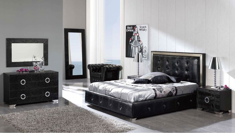 Captivating Medium Bed Of Traditional Bedroom With Twin Night Lamps On Nightstand Furnished With Vanity Of Black Bedroom Furniture And Completed With Chair