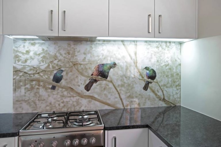 Excellent Examples Of Patterned Splashbacks For Cookers Interior